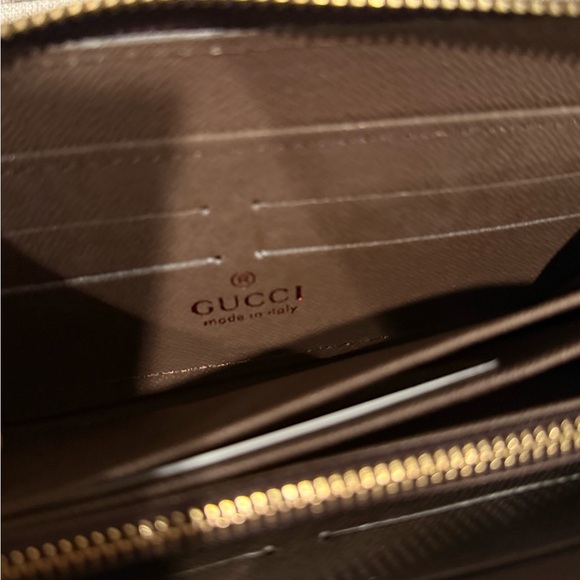 Cream and Brown Wallet Iconic Design - Picture 3 of 7